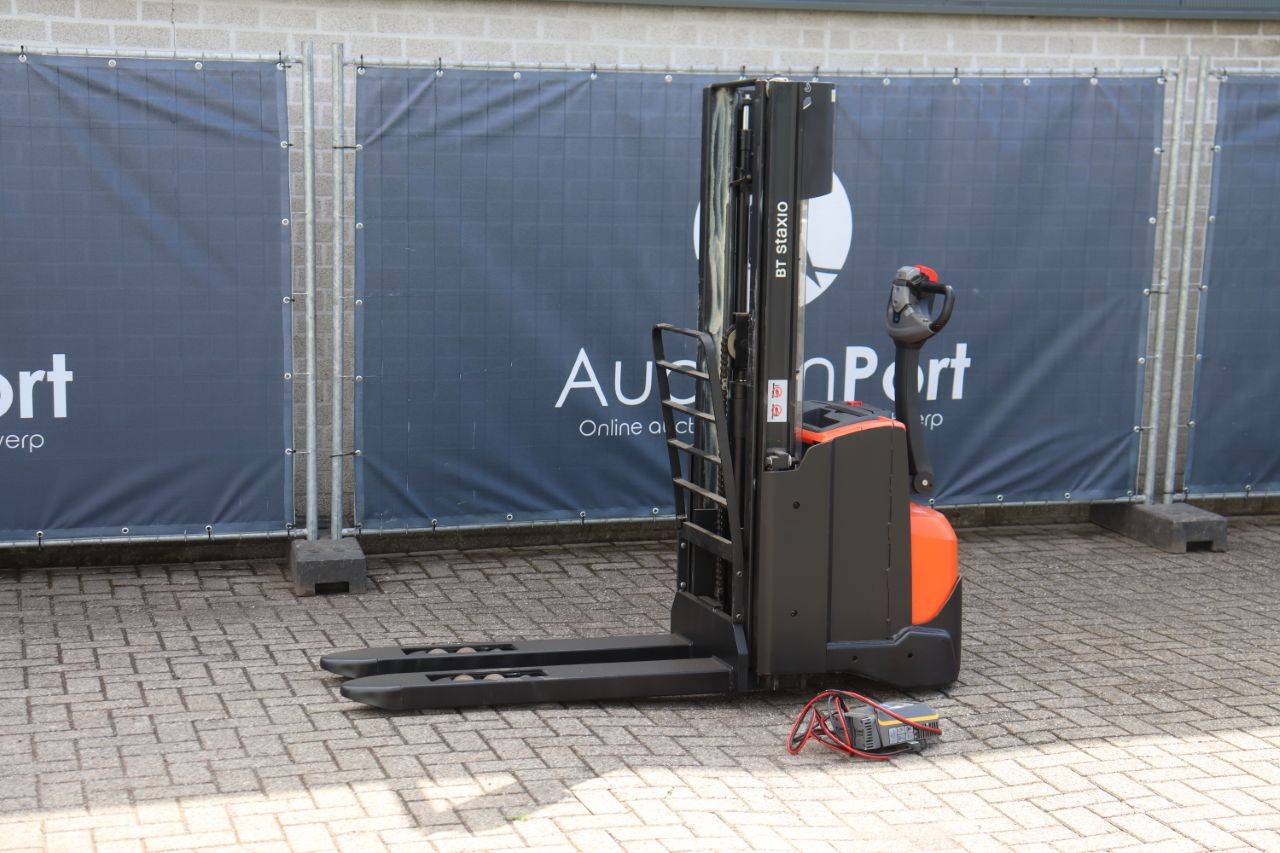Stapelaar BT SWE140L Elektrisch 1400kg 2.7m 2015