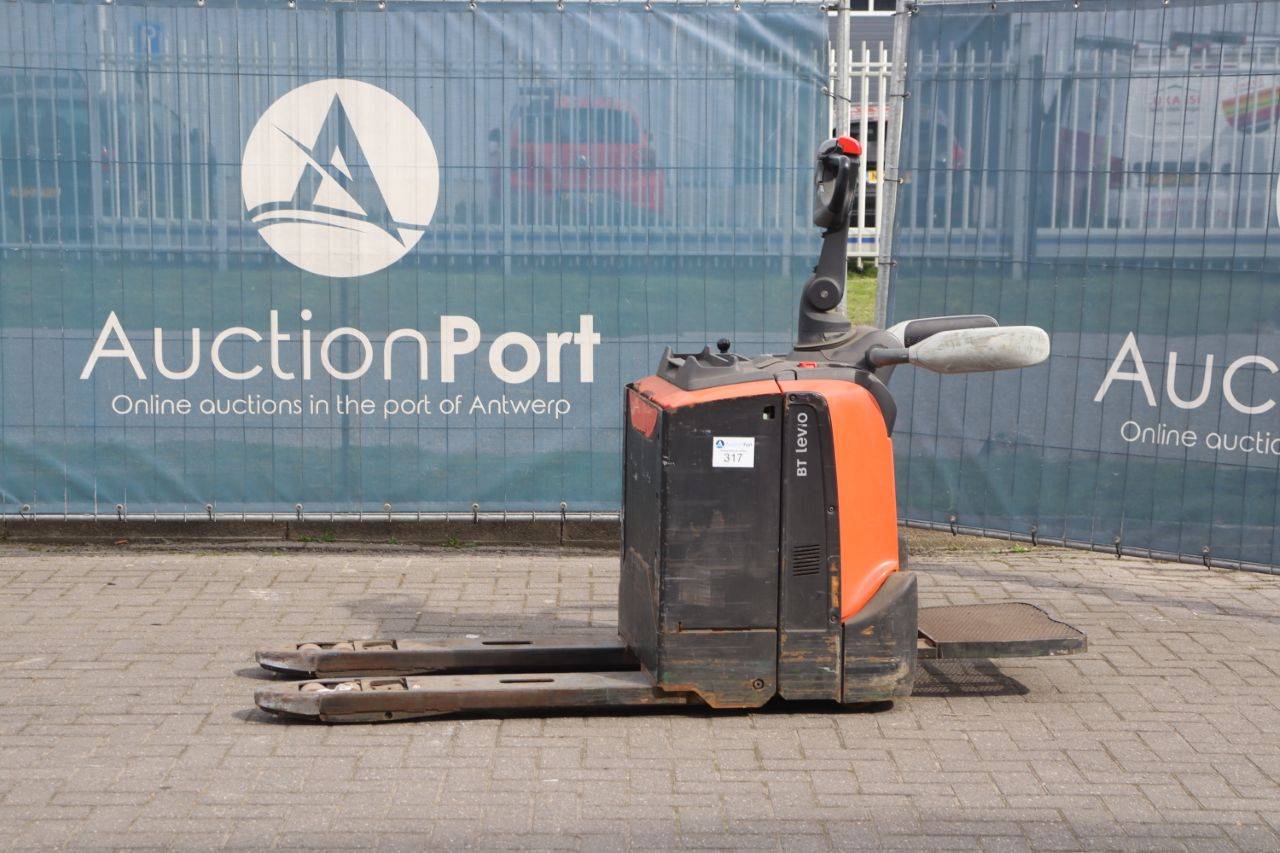 Toyota LPE200 Electric Pallet Truck 2000kg 2017