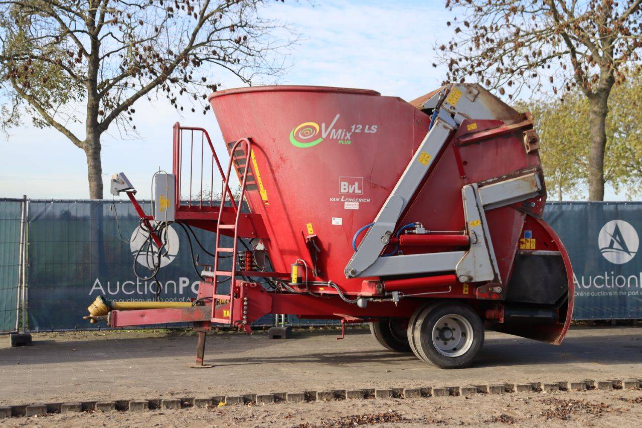 Feed mixer BVL V-MIX LS12 2017
