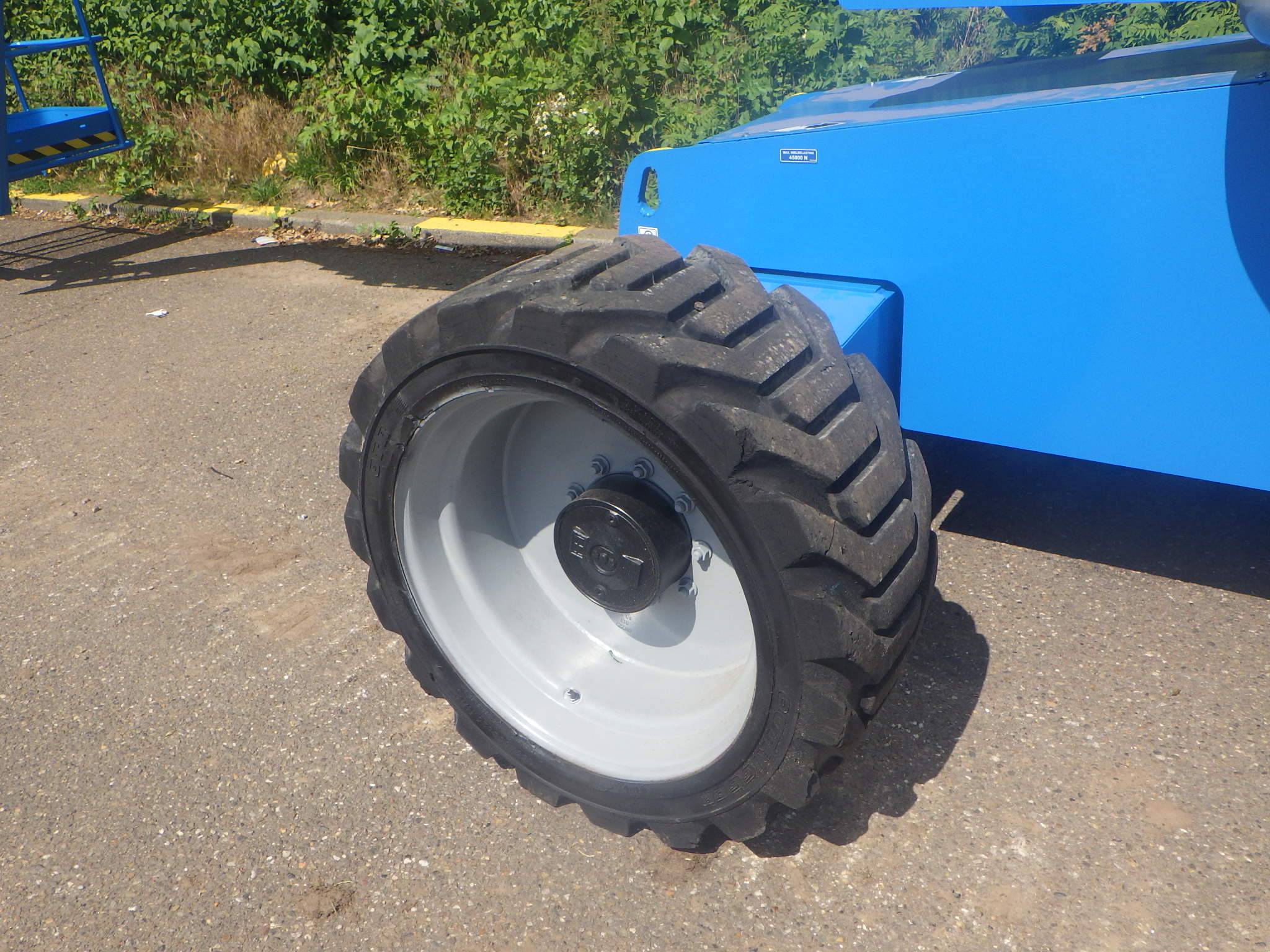 Telescopic boom lift Genie S65 Diesel 21.80m 2011 | AuctionPort