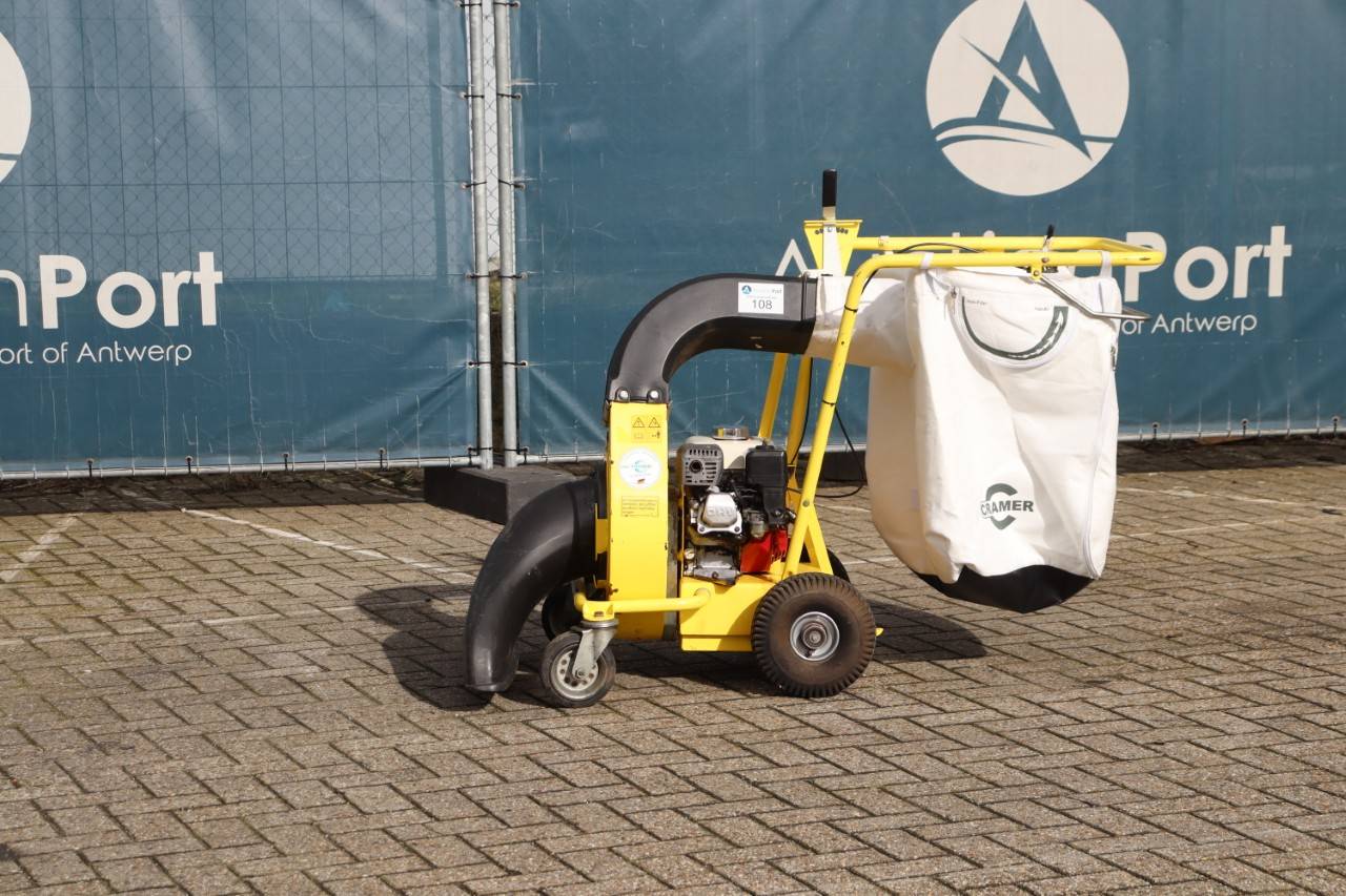 Leaf vacuum Cramer Petrol