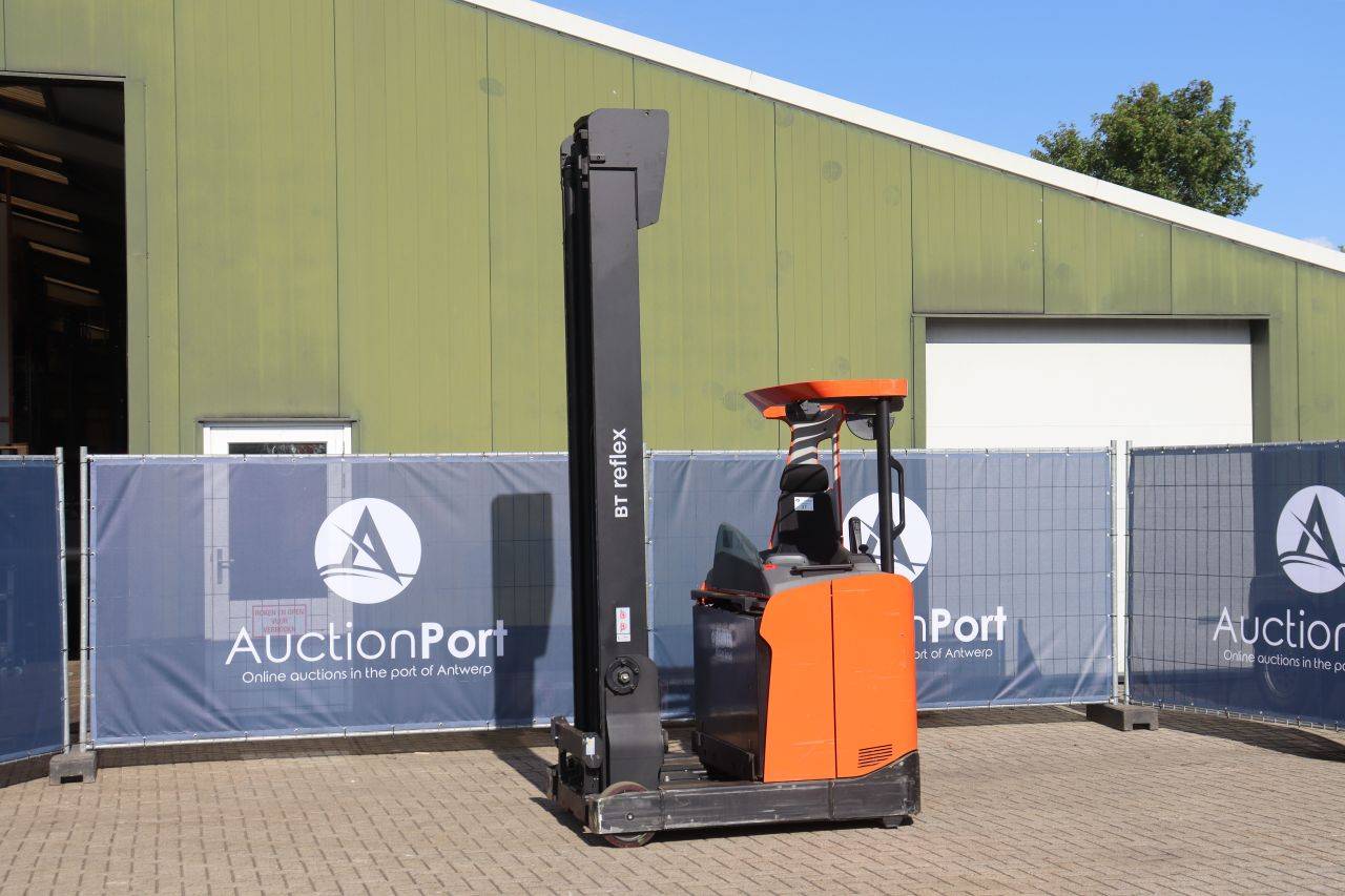 Carrello elevatore retrattile elettrico Toyota da 1400 kg, anno 2018