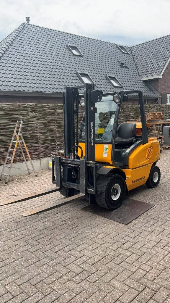 Forklift Jungheinrich TFG30S LPG 3000kg 2011