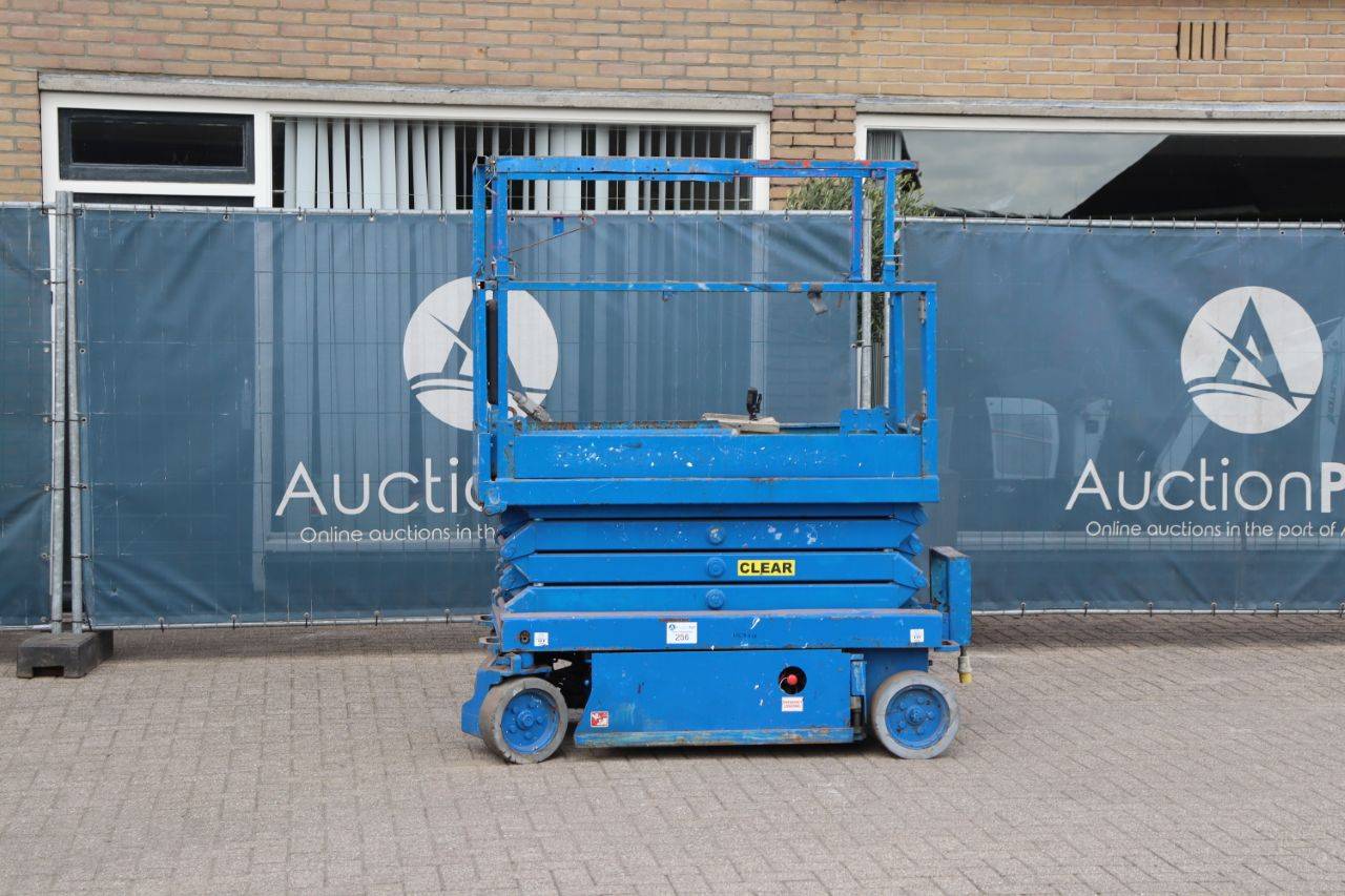 Skyjack SJ3219 Electric Scissor Lift 7.8m 2012