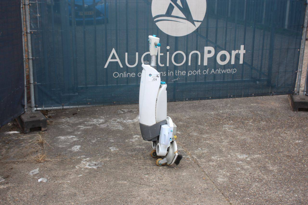 I-mop XL Electric Scrubber