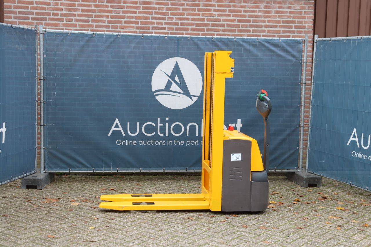 Stacker Jungheinrich EJC 112 Electric 1200kg 2.5m 2011