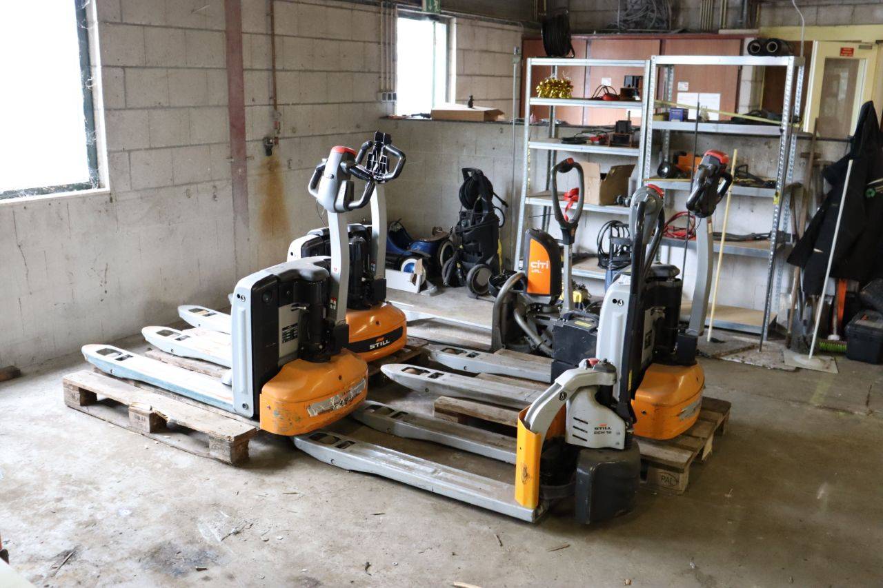 Batch of Still Electric Pallet Trucks 1500kg - 5 pieces