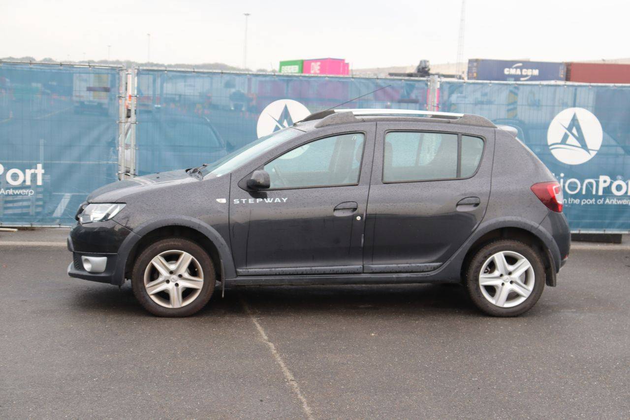 Passenger car Dacia Sandero Petrol 90hp 2015 (Margin)