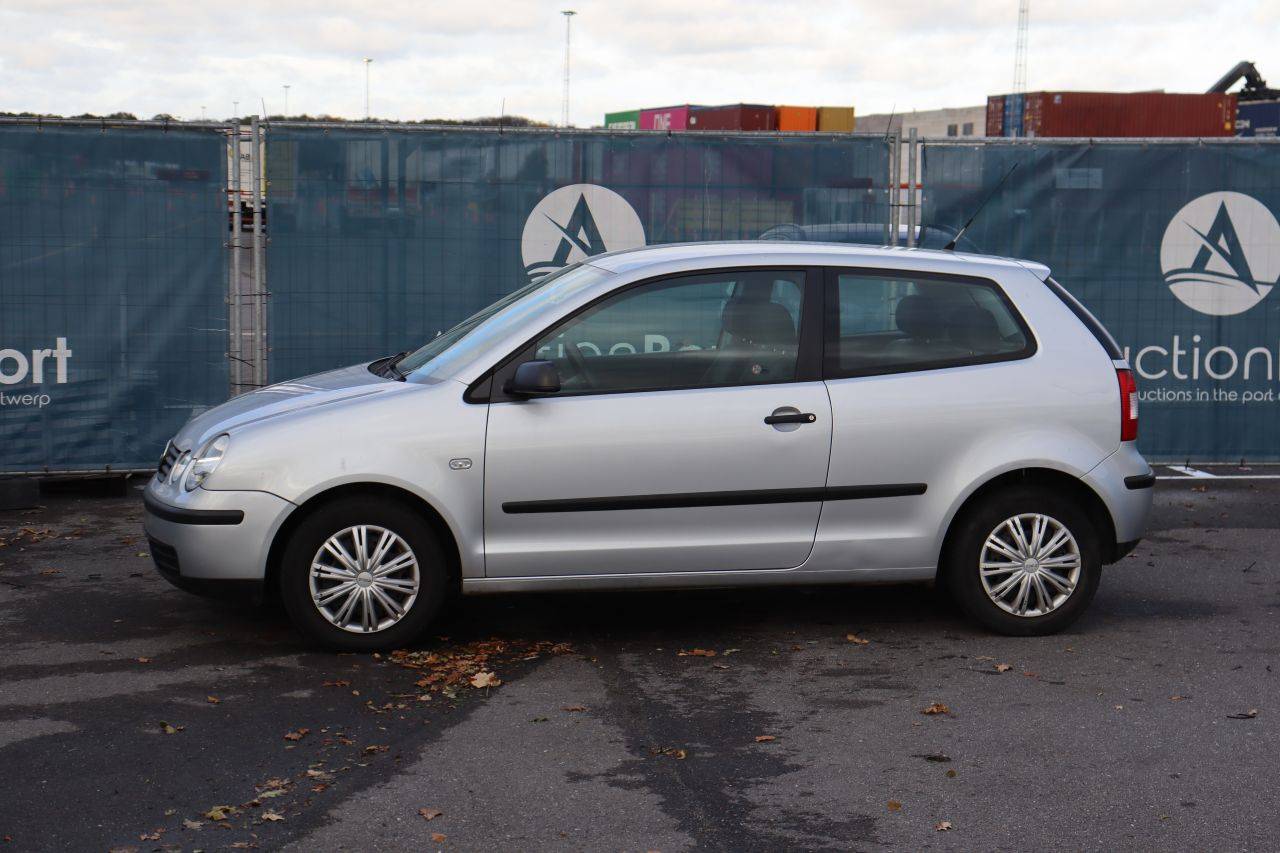 Passenger car Volkswagen Polo Petrol 75hp 2002 (Margin)