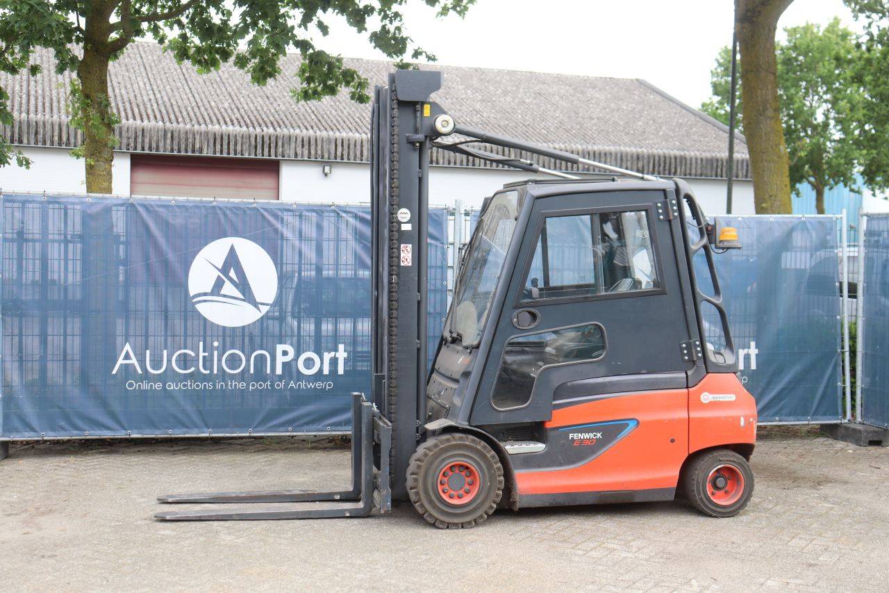 Carrello elevatore Fenwick-Linde E30-01 elettrico, portata 3000 kg, anno 2012