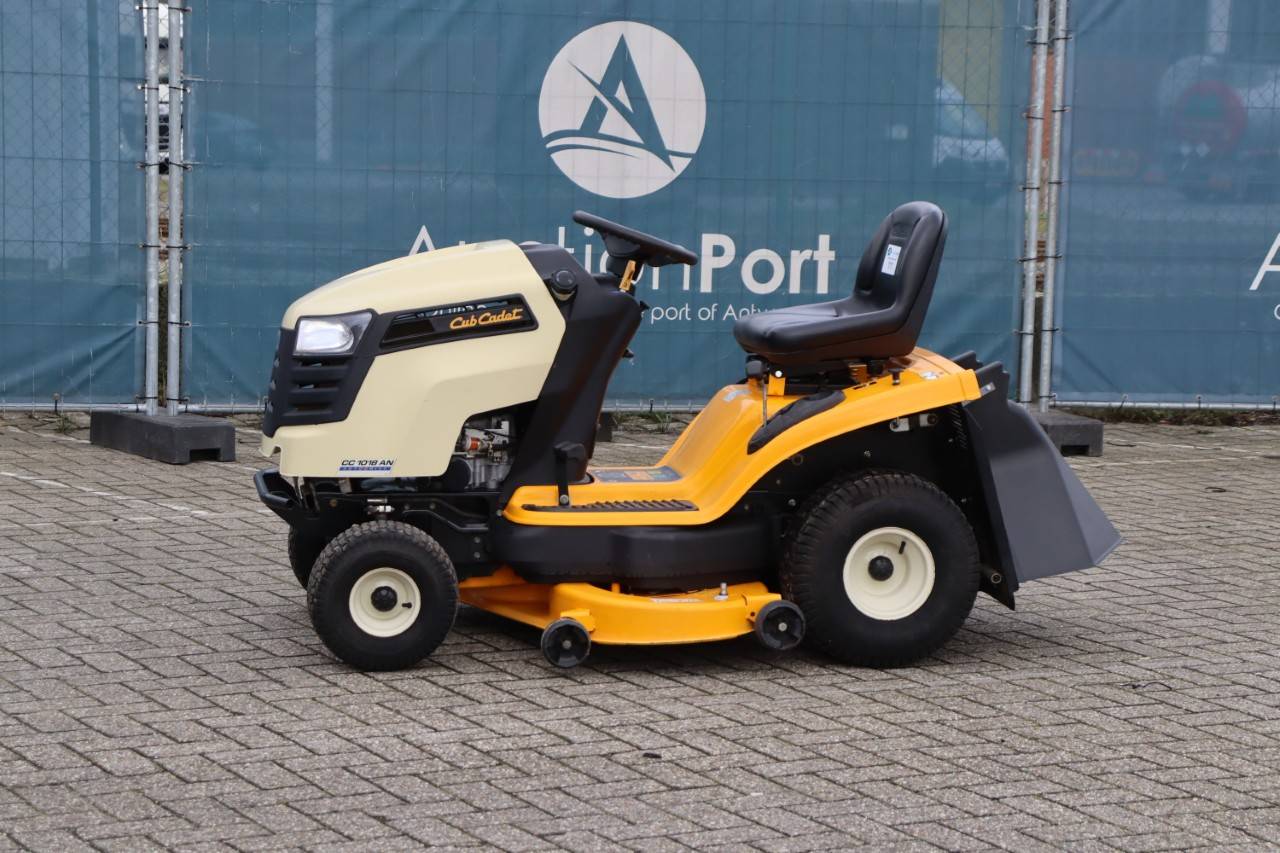Cub Cadet CC 1018 AN Petrol 17.5 hp 2013 Riding Mower
