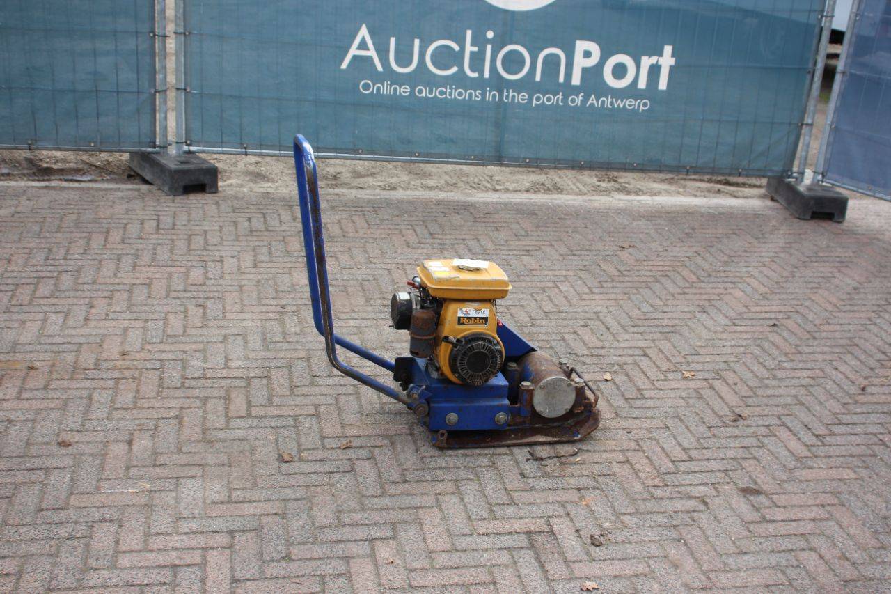Robyn EY15 Petrol Vibratory Plate