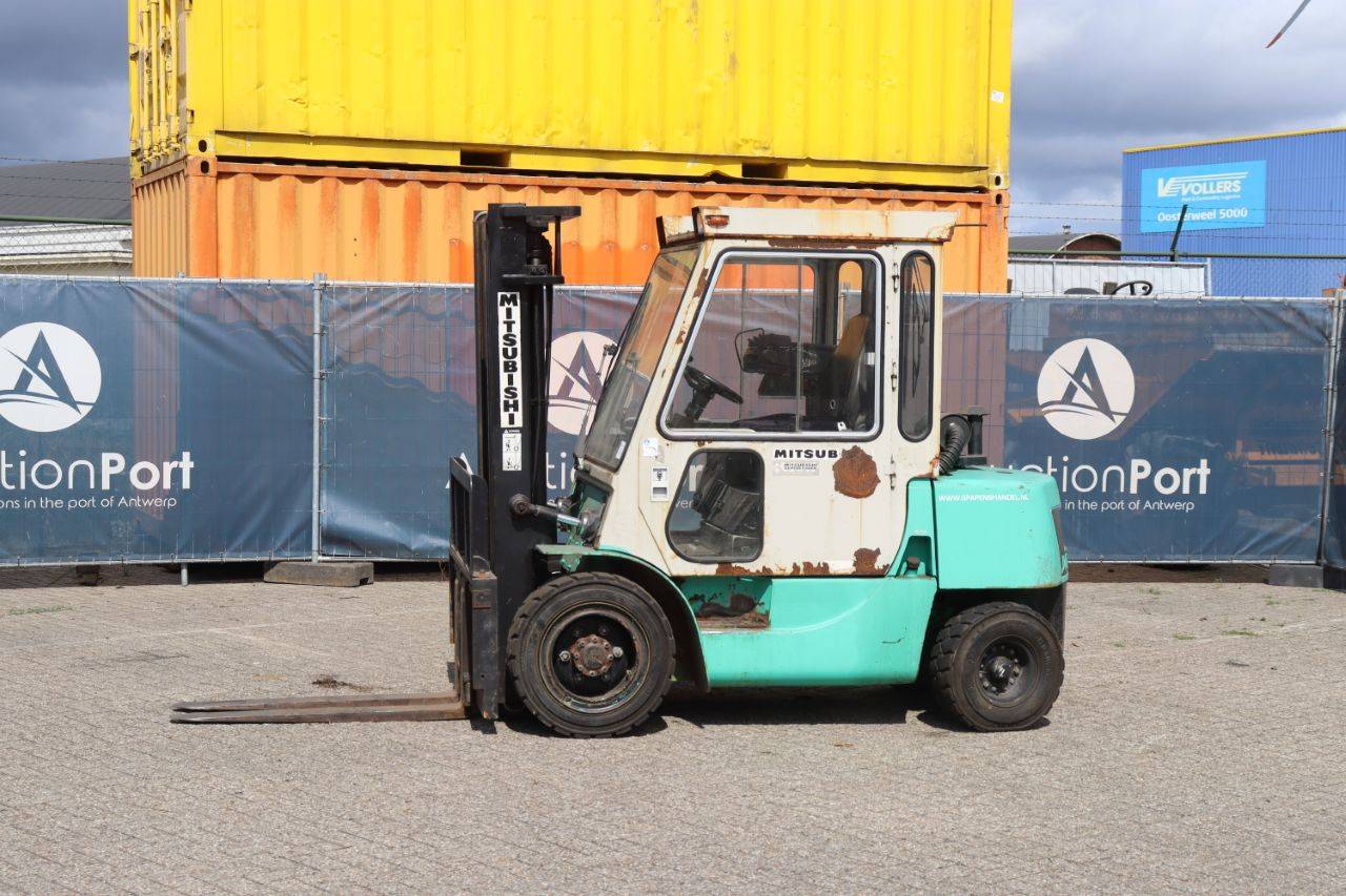 Forklift Mitsubishi FD-30 Diesel 3000kg 1995