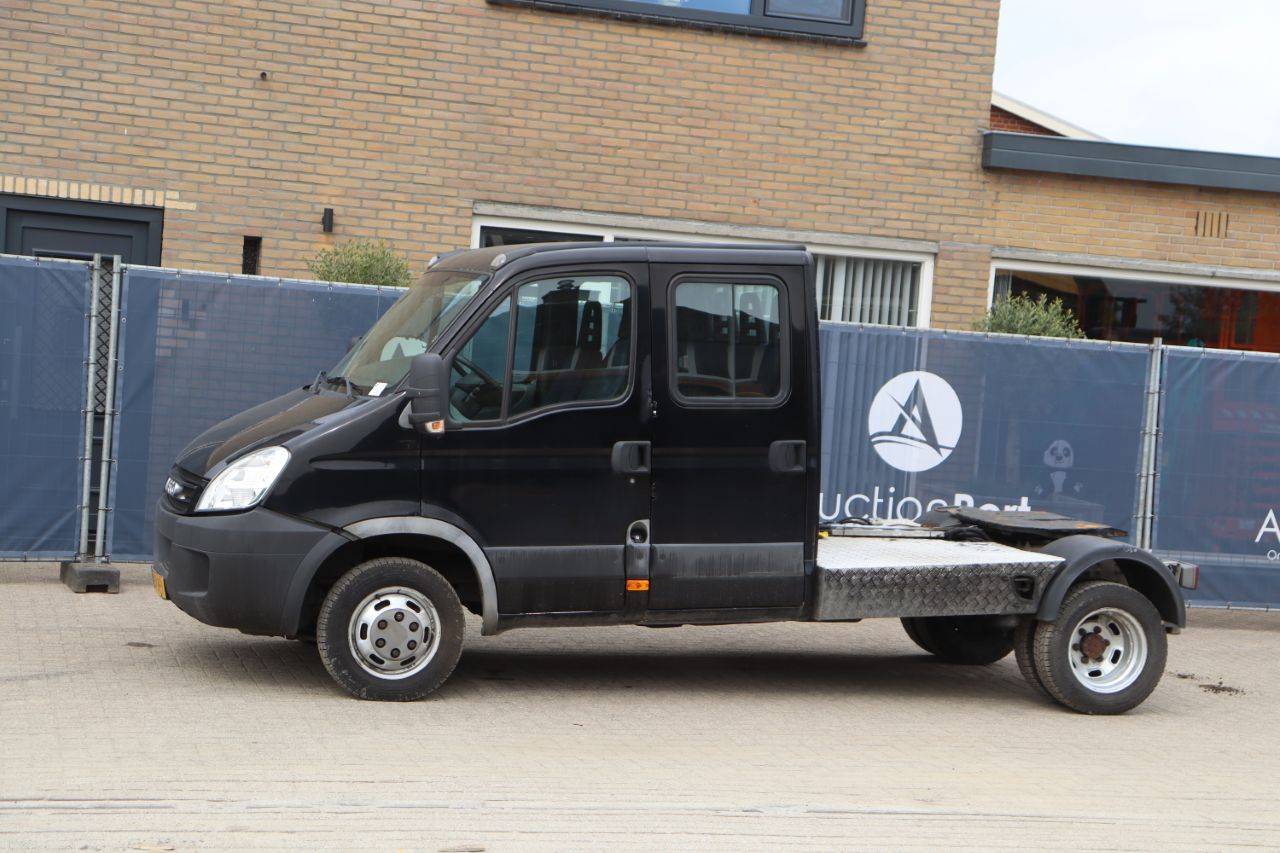 Chassis Cabin Iveco 40C18 Diesel 177hp 2007