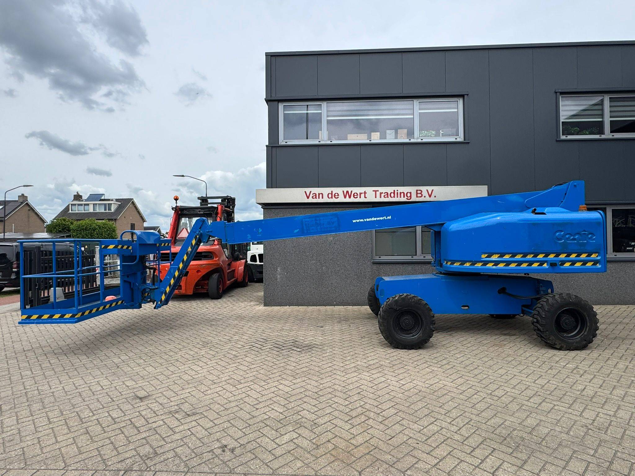 Genie S45 Diesel Telescopic Boom Lift 227kg 15.7m 2000