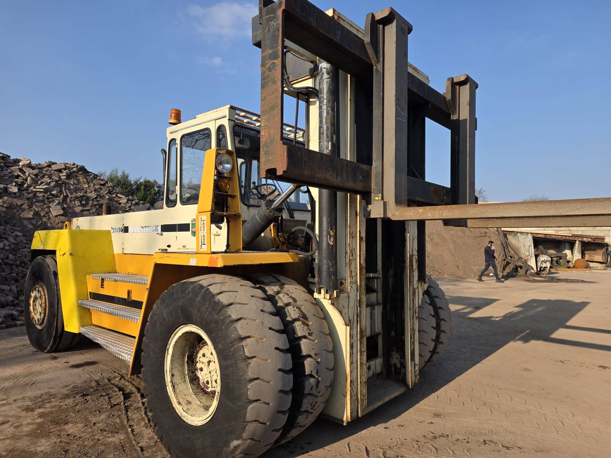 Ruw-terreinheftruck Svetruck 38120 Diesel 30000kg 2018