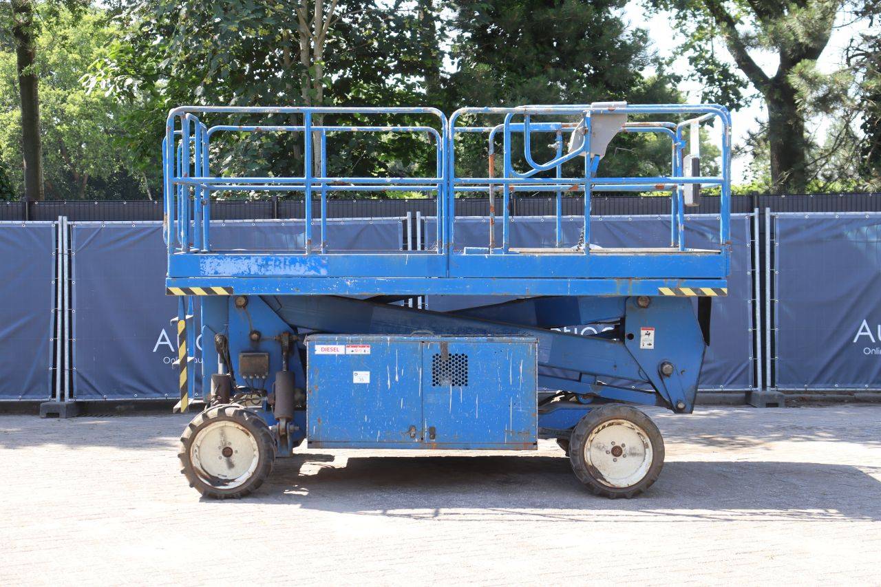 Scherenarbeitsbühne SL26SL Diesel 680 kg 9,93 m