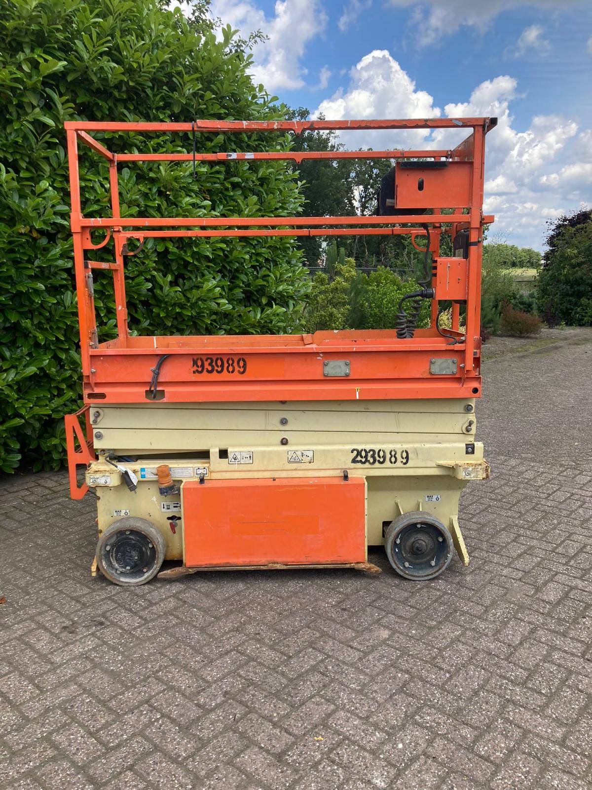 JLG 6 RS Electric Scissor Lift 7.79m 2015