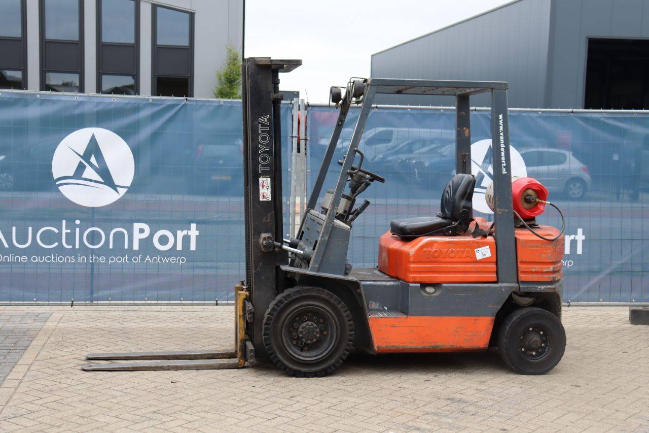 Forklift Toyota 425FG20 LPG 2000kg 3.3m 1993