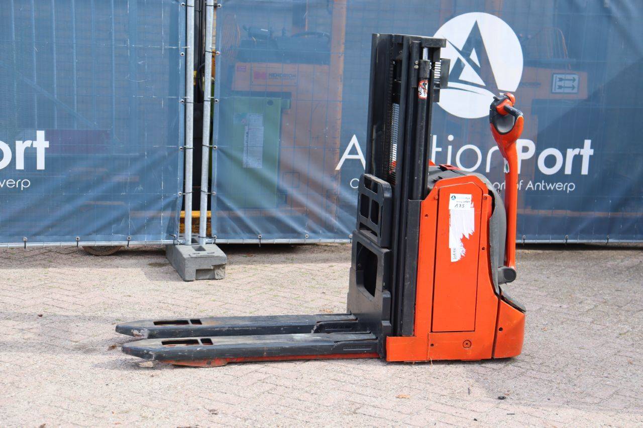 Stacker Linde D08 Electric 1800kg 2015