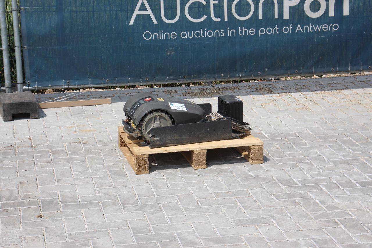 Stiga Autoclip 225 S Electric Robotic Mower