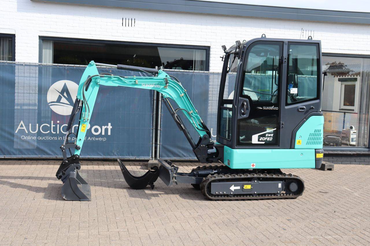 Miniexcavadora eléctrica Sunward SWE20FED de 10 kW, modelo 2024.