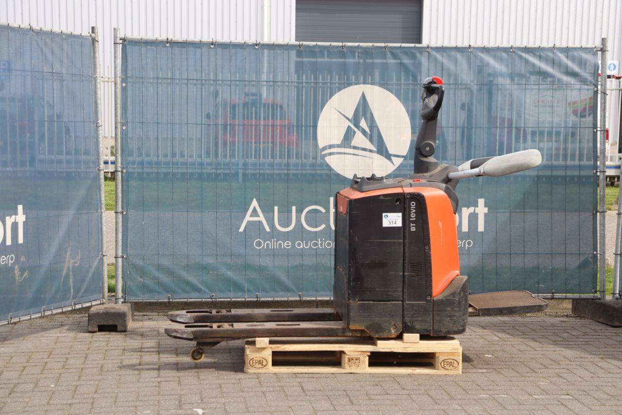 Toyota LPE200 Electric Pallet Truck 2000kg 2017