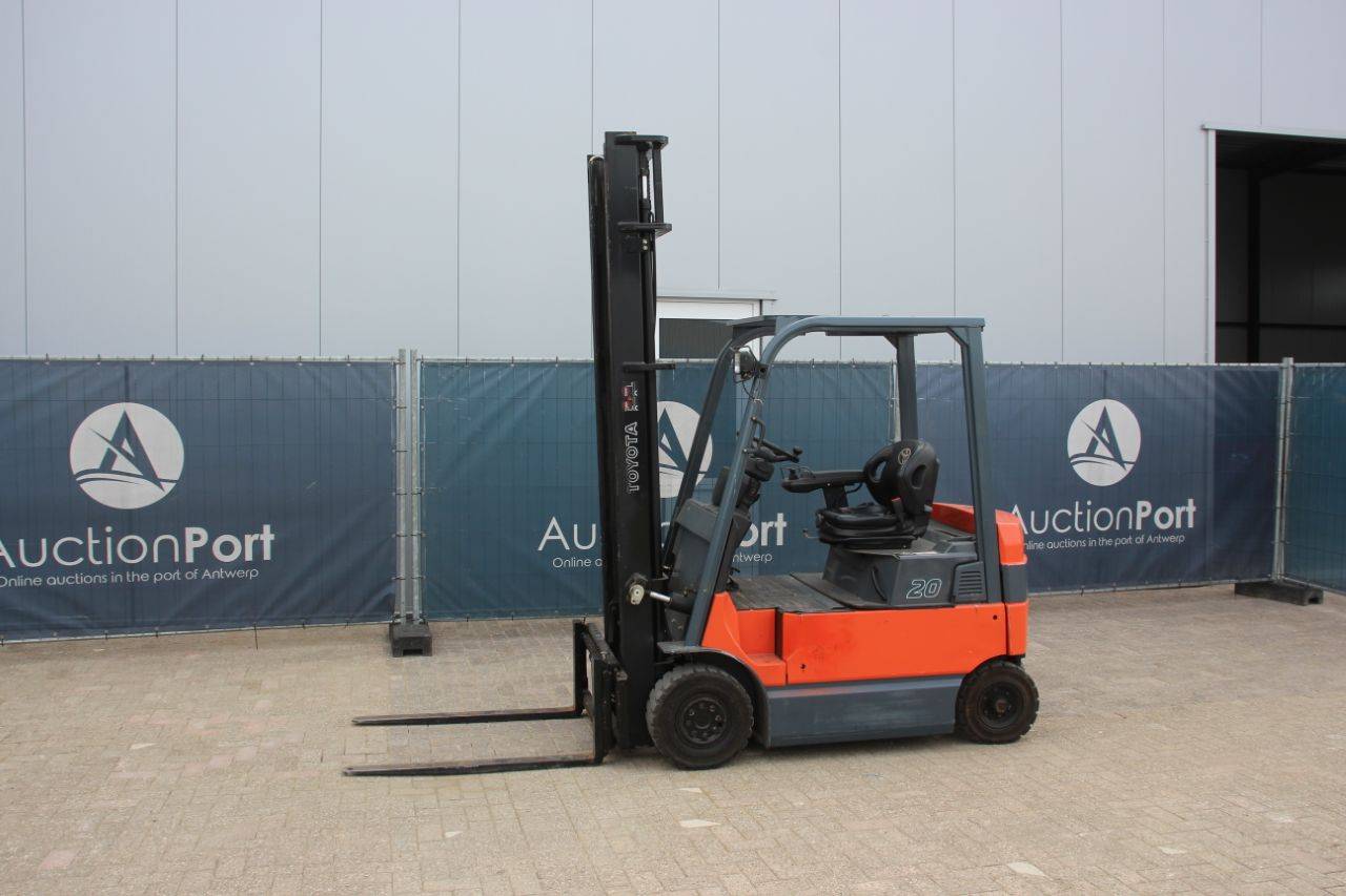 Toyota 7FBMF20 Electric Forklift 2000kg 5m 2004