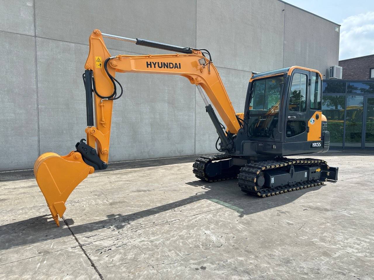Escavadeira midi Hyundai HX55 Diesel 2019