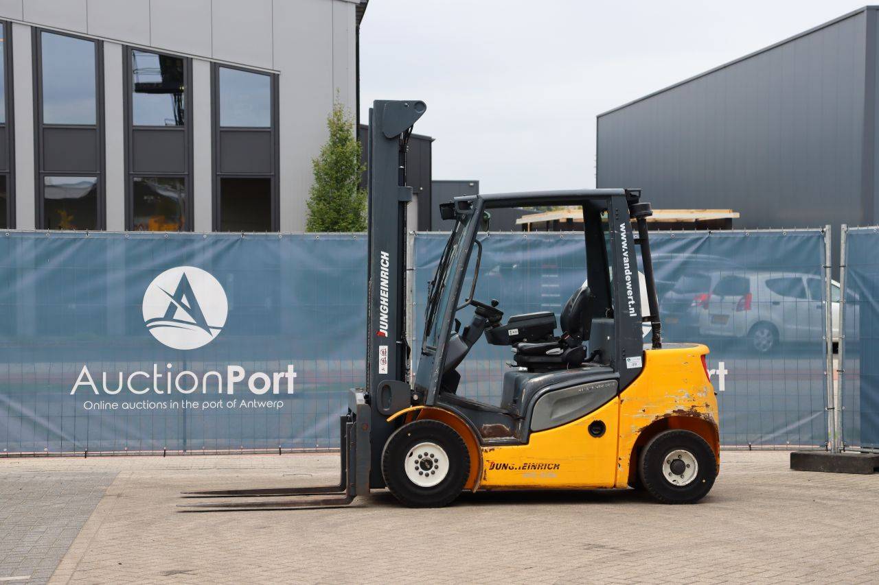 Gabelstapler Jungheinrich DFG 425s Diesel 2450kg 4,3m 2012