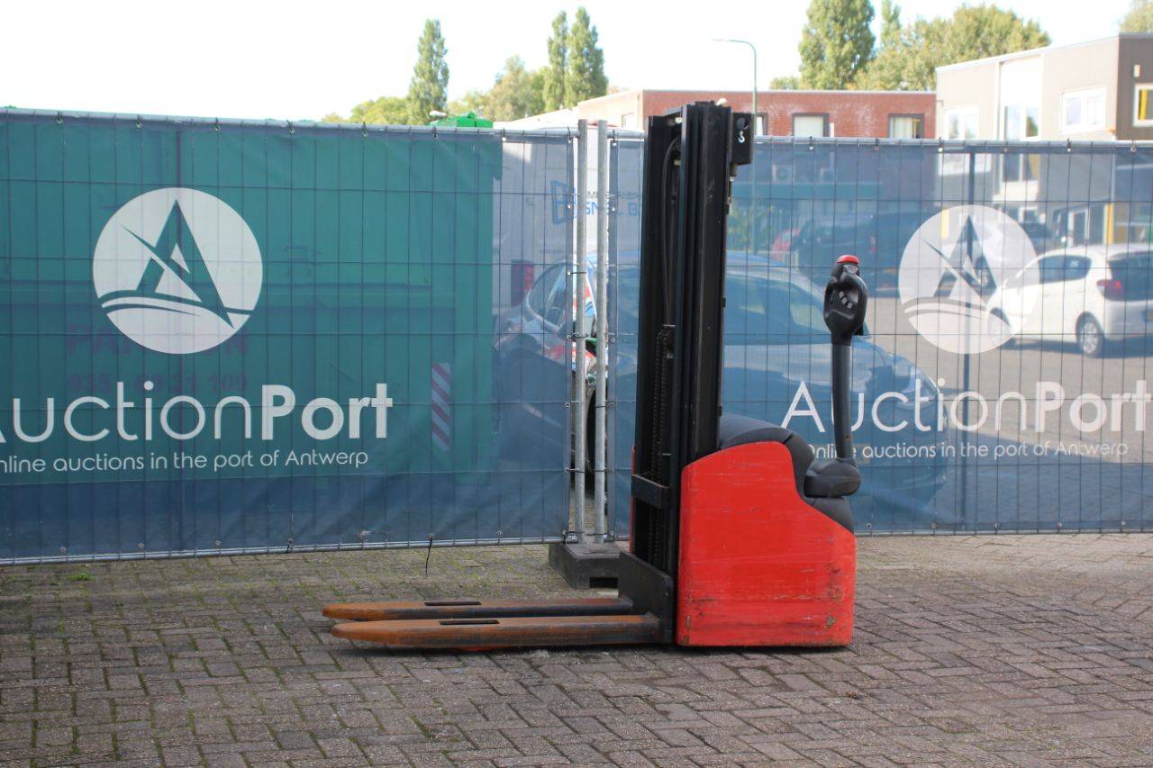 Stacker Loc A12TLL42 Electric 1200kg 4.2m 2005