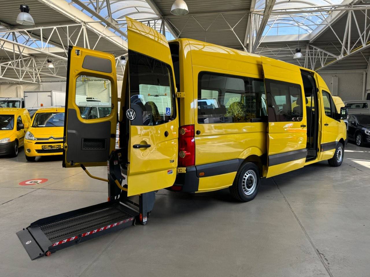 Transport van Volkswagen Crafter TDI Diesel 163 hp 2010