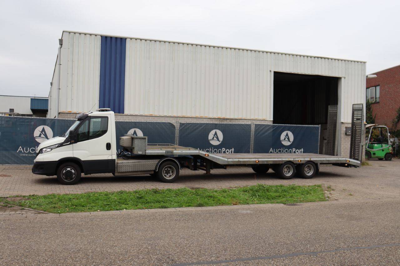 Iveco 40C18 Diesel 2021 with Trailer Veldhuizen