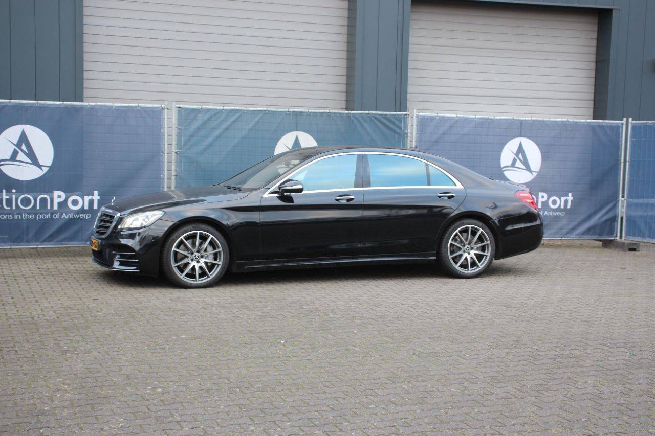 Passenger car Mercedes-Benz S 560 4MATIC Petrol 2017 (Margin)