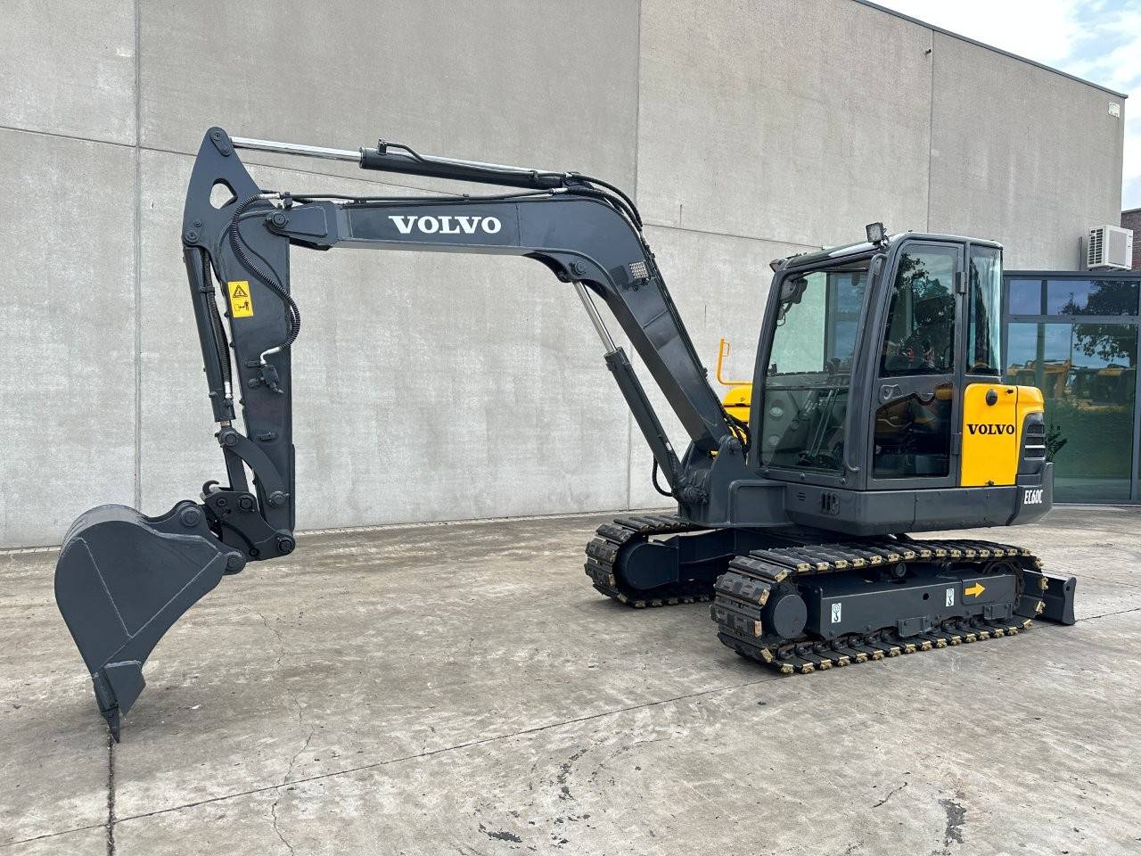 Escavadeira midi Volvo EC60C Diesel 2012
