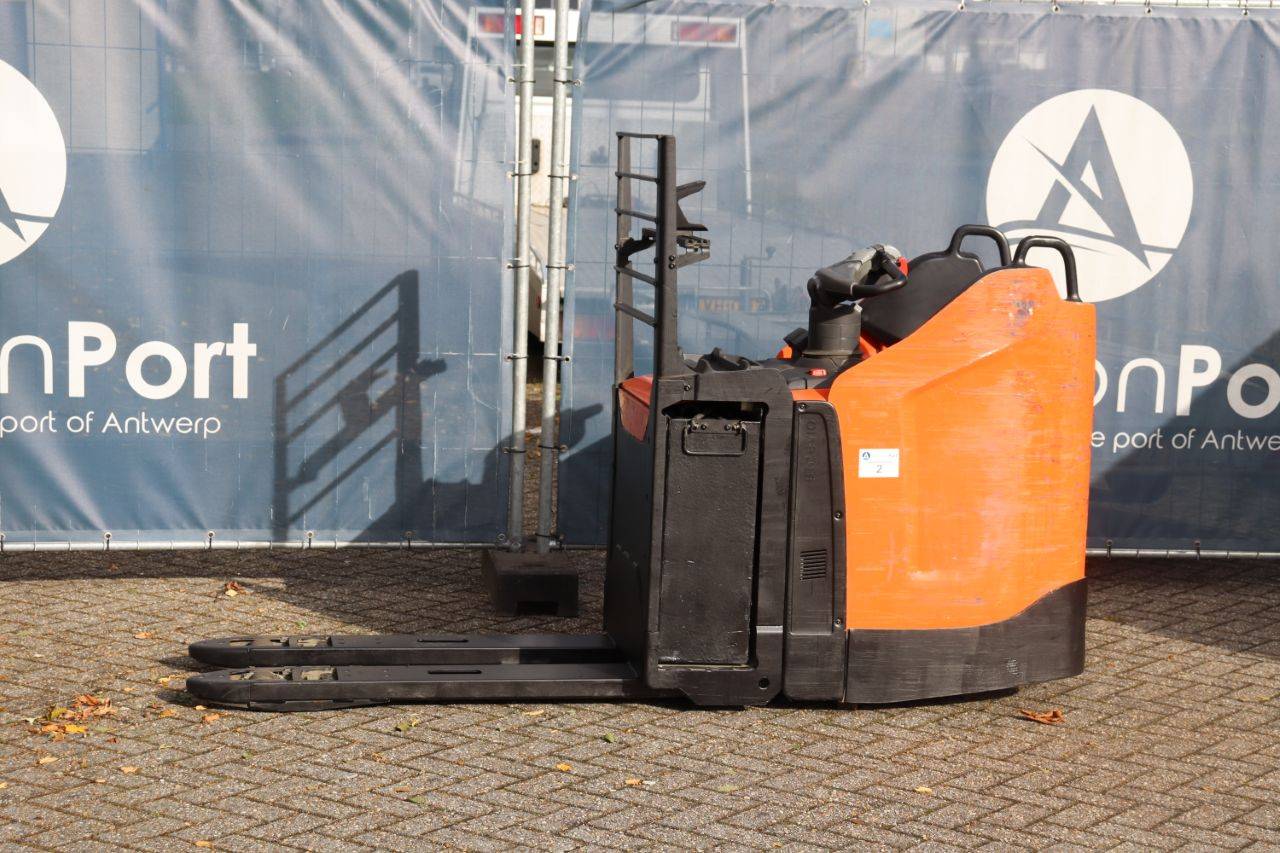 Toyota LPE200 Electric Pallet Truck 2000kg 2019