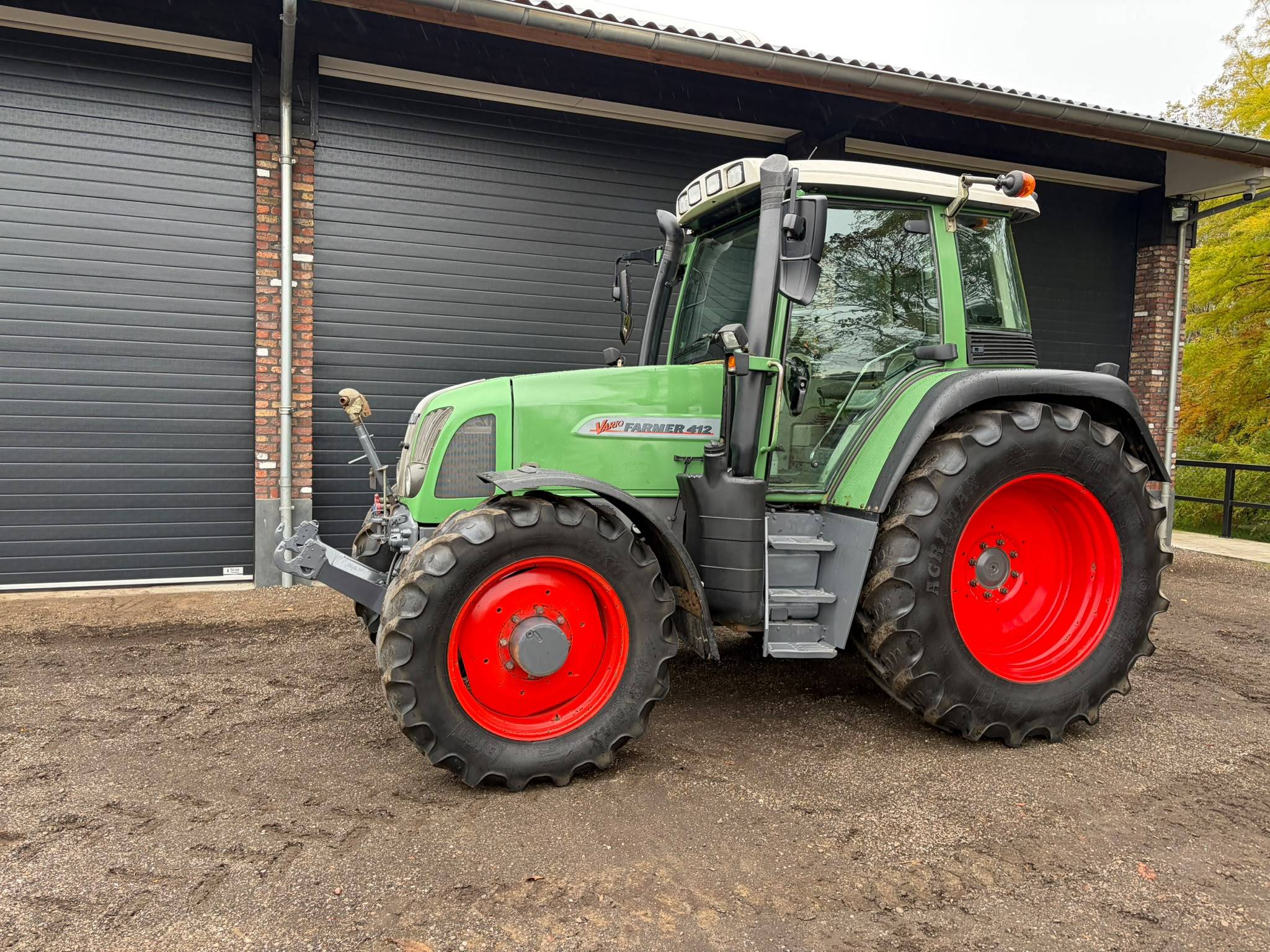 Tractor Fendt Farmer 412 Vario Diésel 88kW 2004