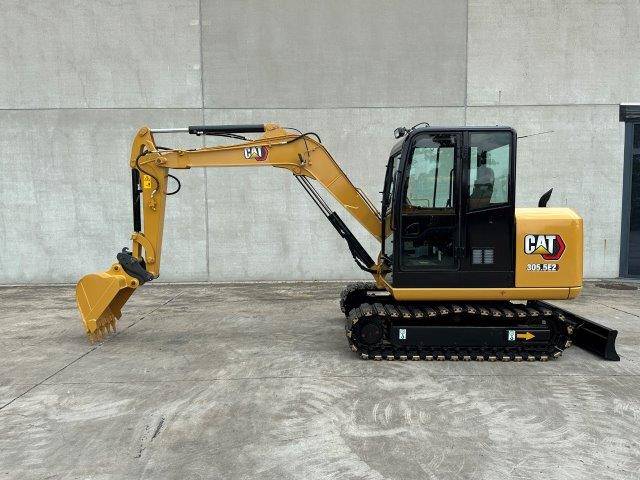 Excavators - Construction Machinery - Generators - Equipment