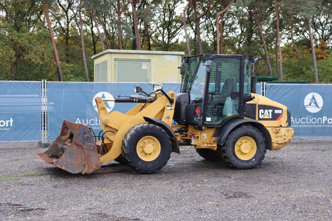 Wheel loader Caterpillar 906H Diesel 55kW 2011