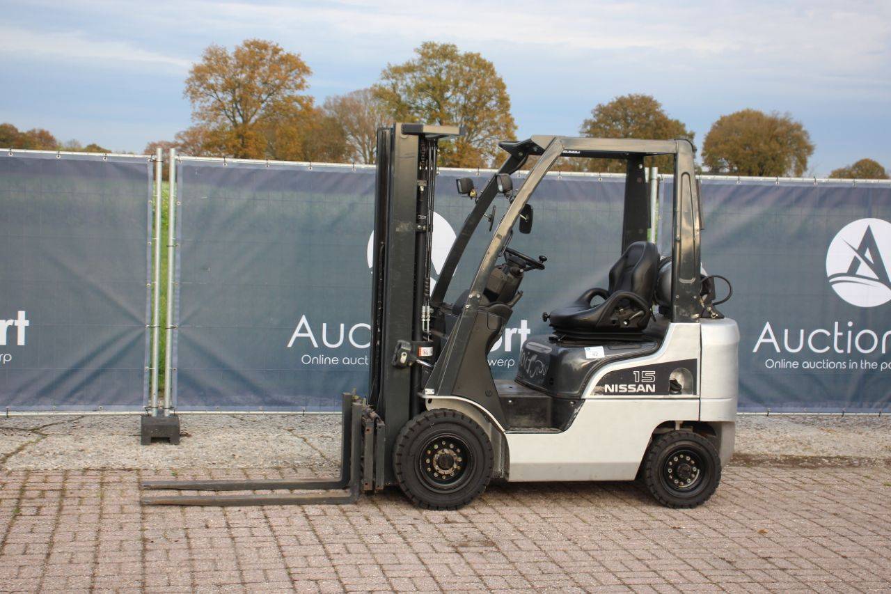 Forklift Nissan P1P1A15D LPG 1500kg 4.75m 2011