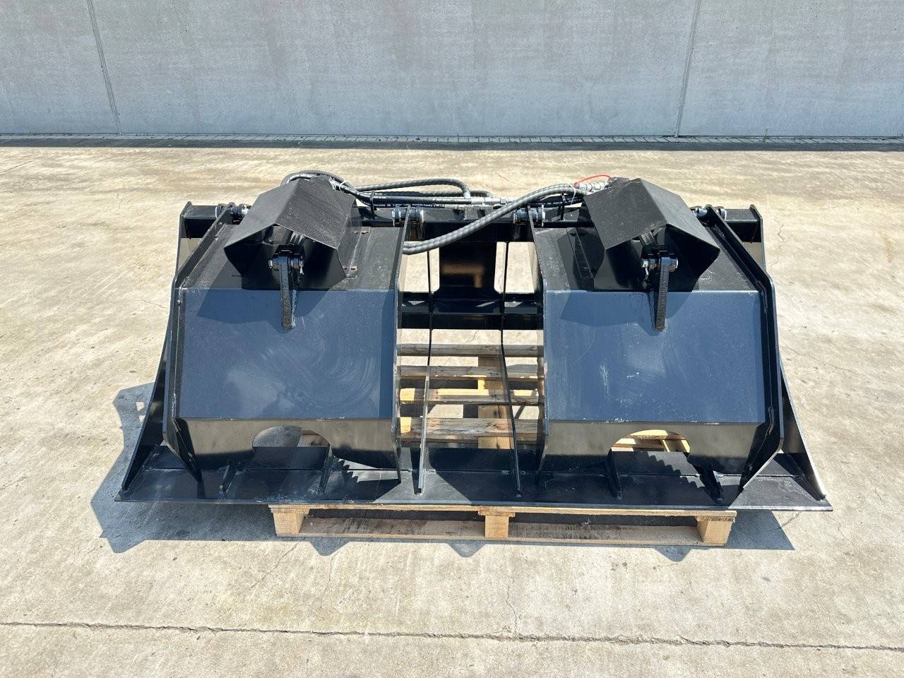 Pelican bucket suitable for skid steer loader Giyi HWG78 2026