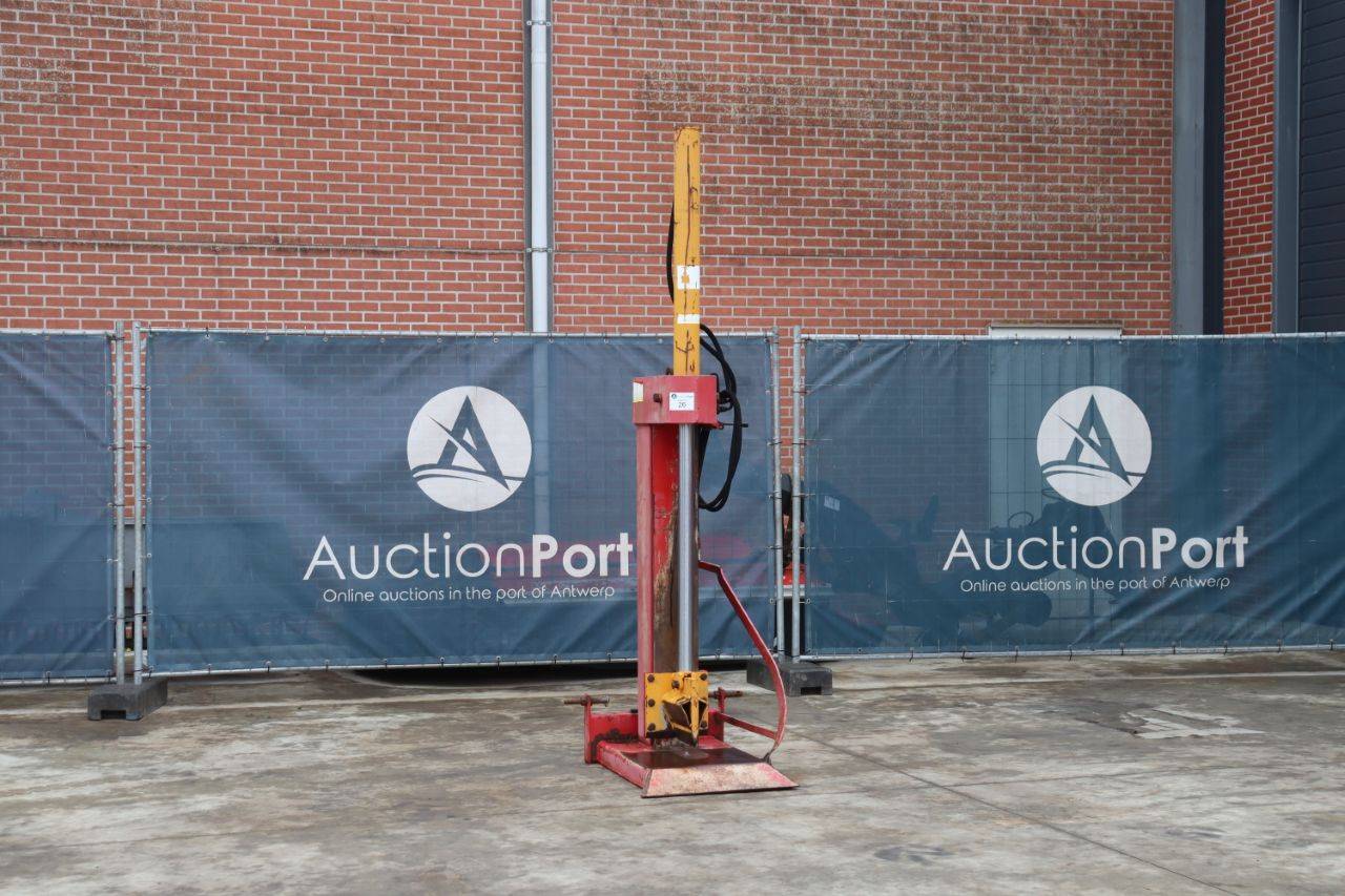  Hydraulic wood splitter 30 tons