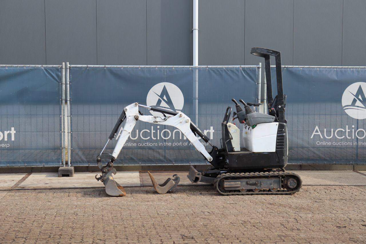 Mini-pelle Bobcat E10*AAEM Diesel 2016