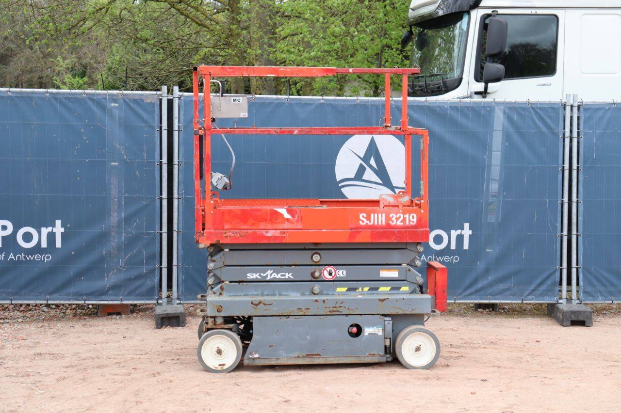 Skyjack SJ3219 Electric Scissor Lift 7.8m