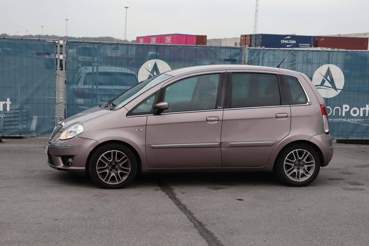 Lancia Musa Passenger Car Petrol 95hp 2008 (Margin)