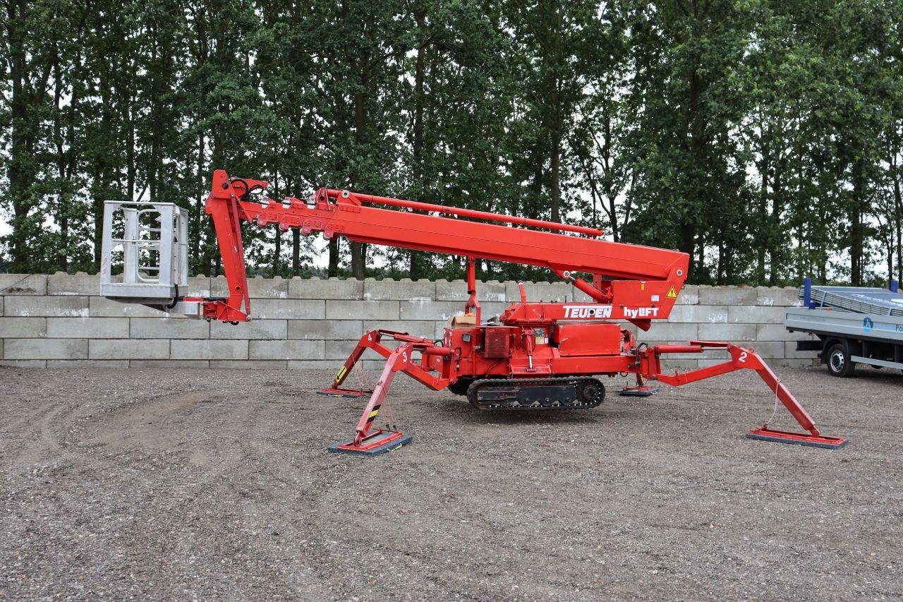 Piattaforma elevatrice a ragno elettrica Teupen LEO 26 H, portata 200 kg, altezza 26 m, anno di costruzione 1995.