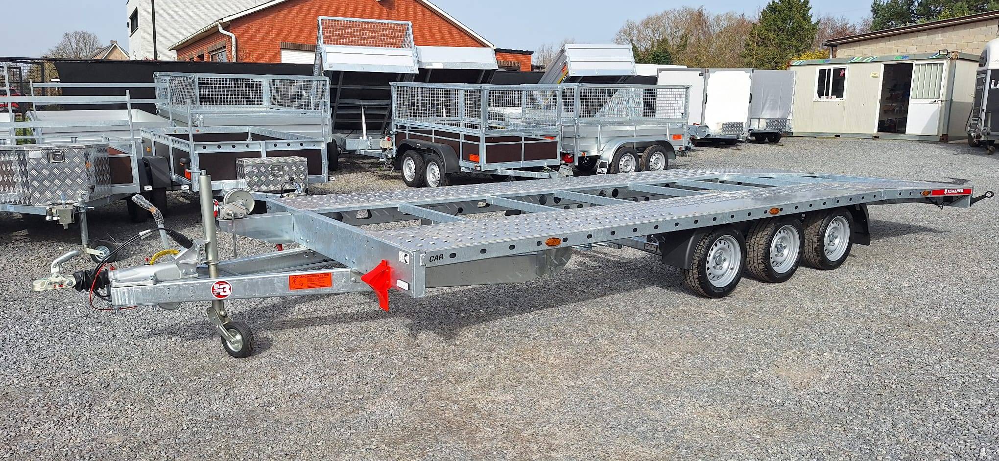 Temared Triple-axle flatbed car hauler car transporter trailer