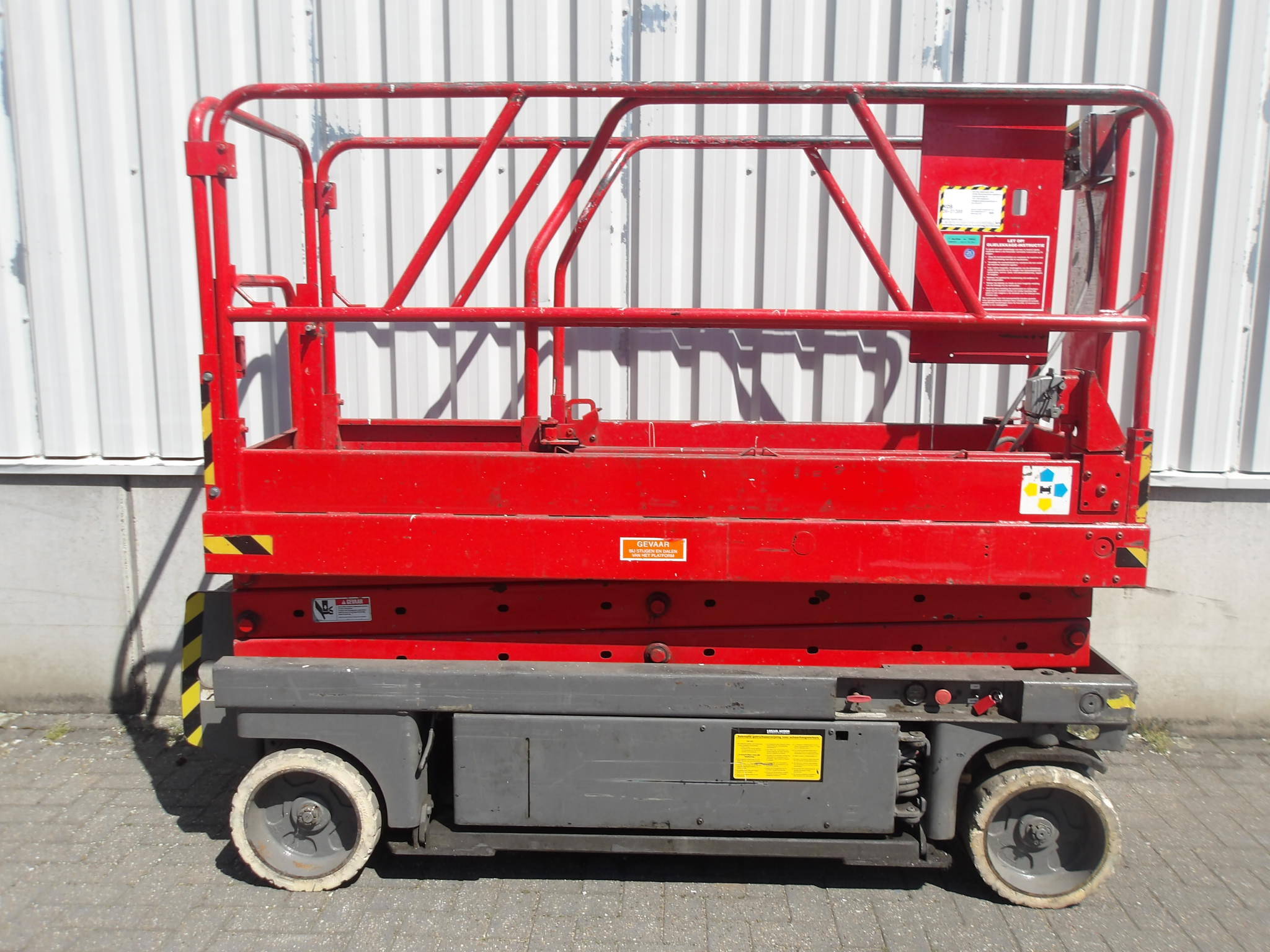 Genie GS-2032 Scissor Lift 8.10m Electric 1999