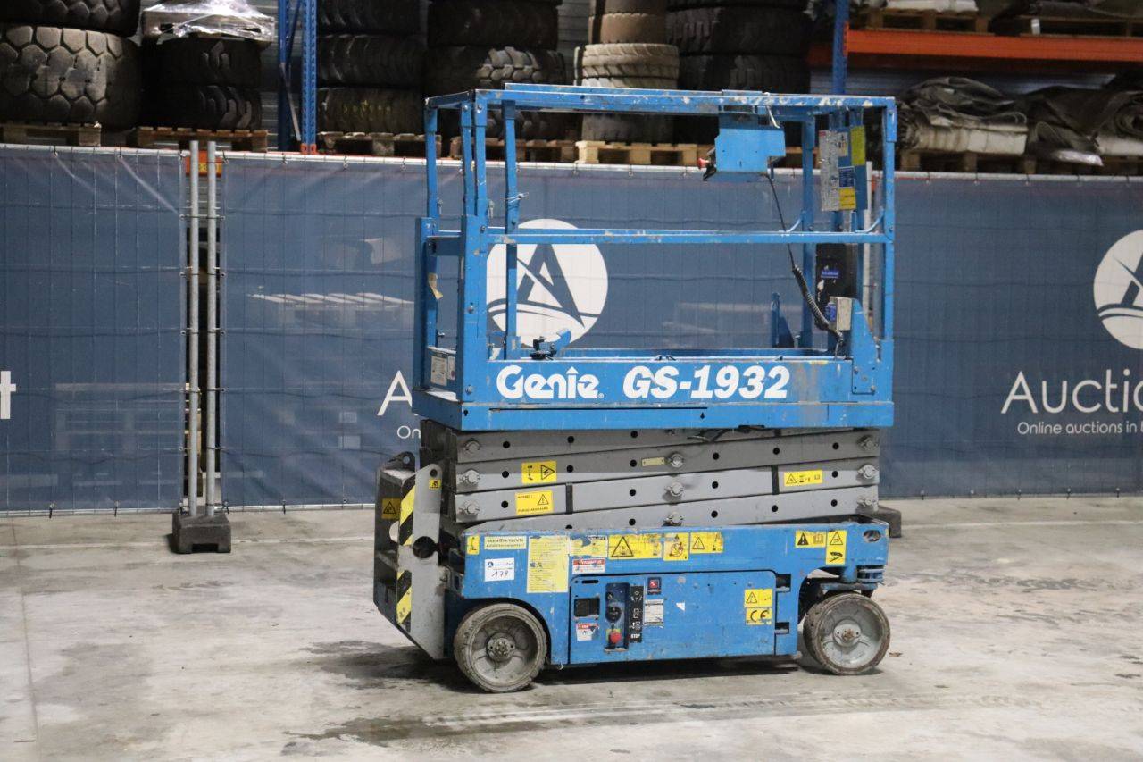 Scissor lift Genie GS-1932 Electric 7.6m 2007 