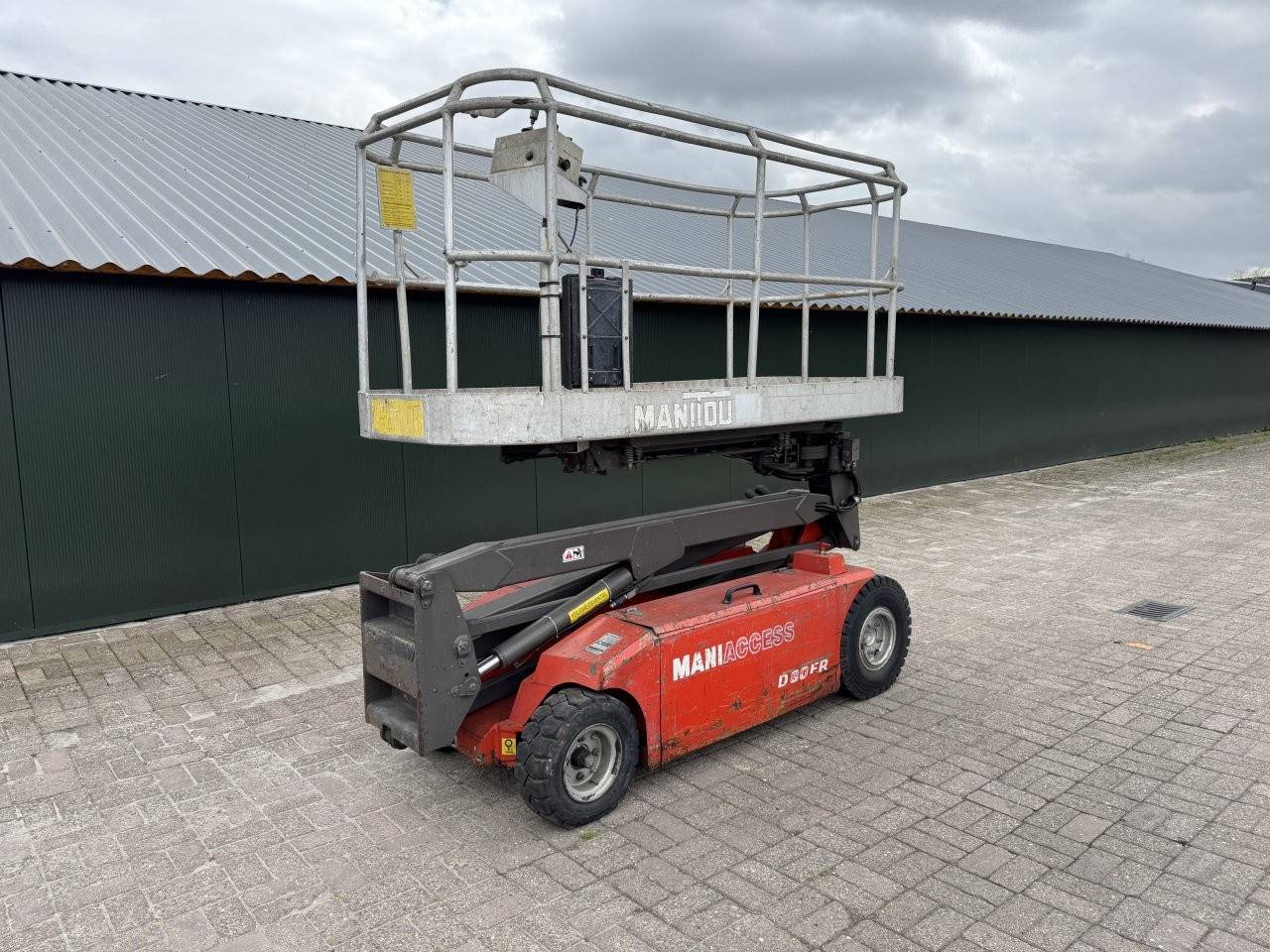 Manitou D 80 ER Electric Scissor Lift 8m 1999